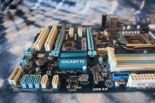 Placa Base Gigabyte GA-Z77-DS3H
