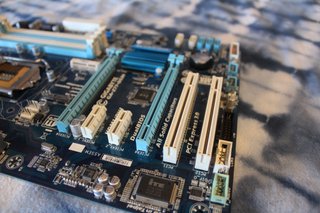 Placa Base Gigabyte GA-Z77-DS3H