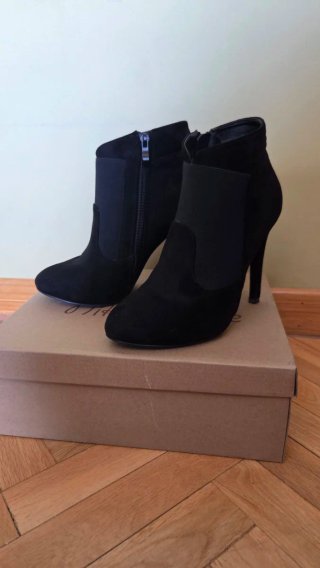 Botines de tacón negros