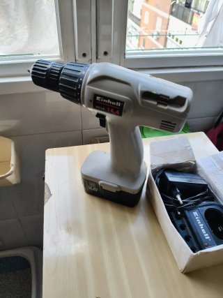 Taladro Einhell 14.4V con cargador