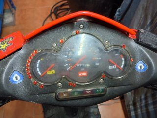 Aprilia Sonic Scooter Roja y Negra