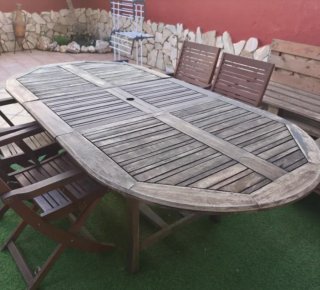 Mesa de jardín ovalada de madera