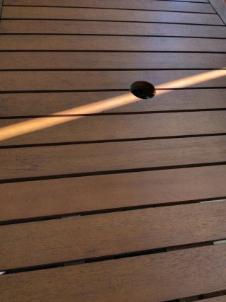 Tavolo da terrazzo in legno tropicale pieghevole