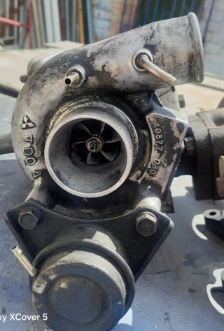 Turbo y colector Mitsubishi Montero 2.8