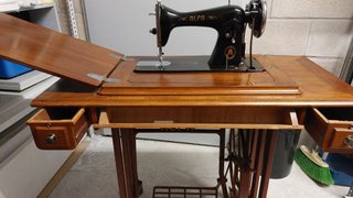 Máquina de coser antigua ALFA Eibar