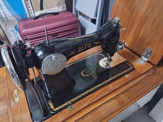 Máquina de coser antigua ALFA Eibar