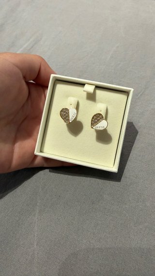 Pendientes Guess Corazón Blanco y Dorado