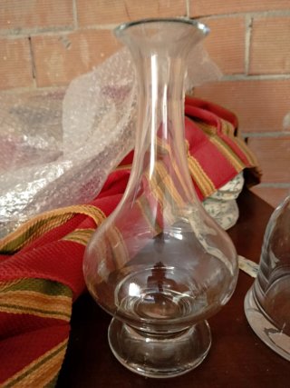 Pareja de decantadores de cristal