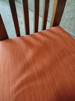 Sillas de comedor de madera y tela