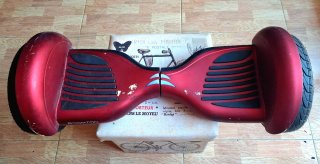 Hoverboard rojo con asiento