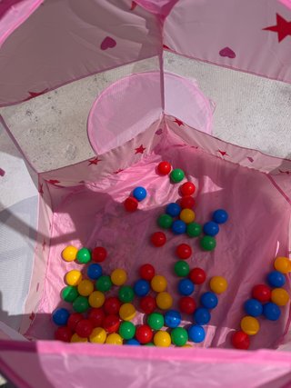 Parque de bolas infantil rosa