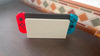 Nintendo Switch OLED Roja y Blanca