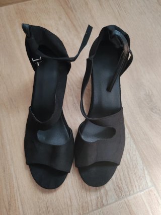 Sandalias tacón ancho negras