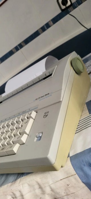 Máquina de escribir eléctrica Philips VW2110