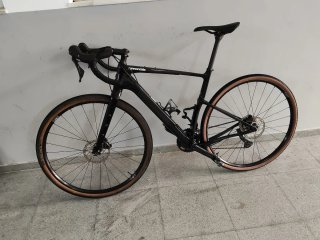 Bicicleta Gravel Cannondale Negra