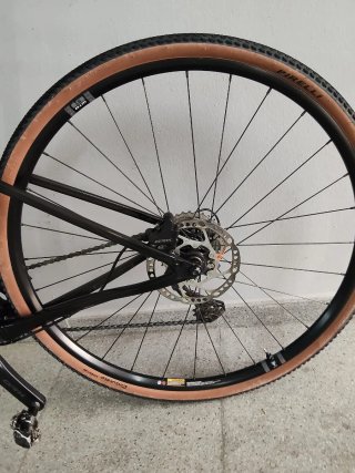 Bicicleta Gravel Cannondale Negra