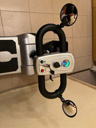 Scooter Eléctrica Desmontable Plata y Negra