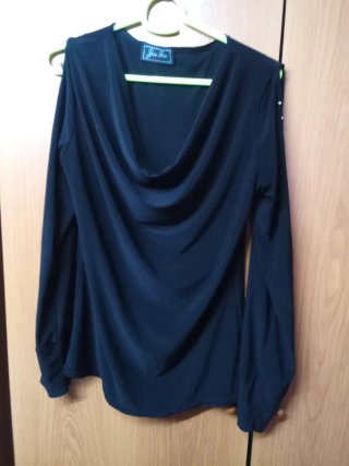 Blusa Jin Fa Negra Mangas Abiertas
