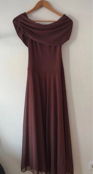 Vestido largo burdeos palabra de honor tul