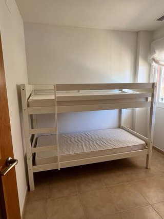 Letto a castello in legno bianco