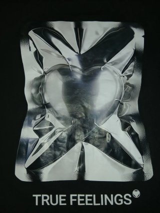 Camiseta negra True Feelings Streetwear
