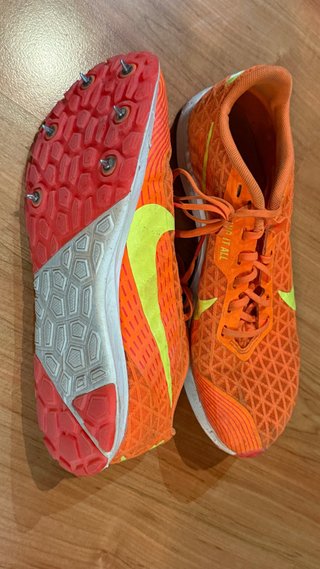 Zapatillas atletismo Nike clavos naranja