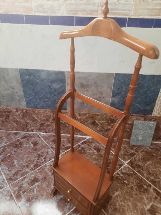 Galán de noche de madera