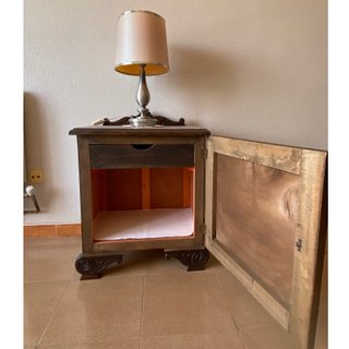 Armario y mesita de noche de madera