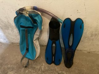 Equipo de snorkel y aletas