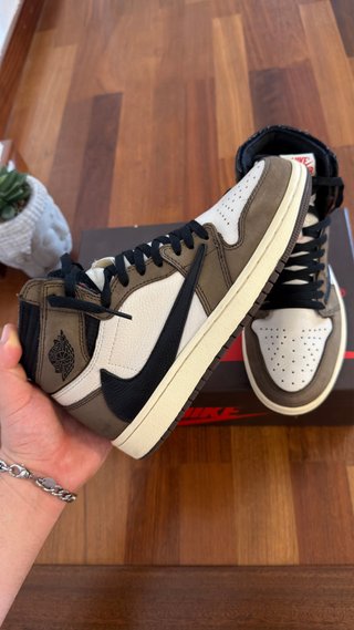 Air Jordan 1 High Travis Scott Mocha