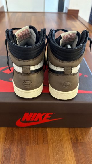 Air Jordan 1 High Travis Scott Mocha