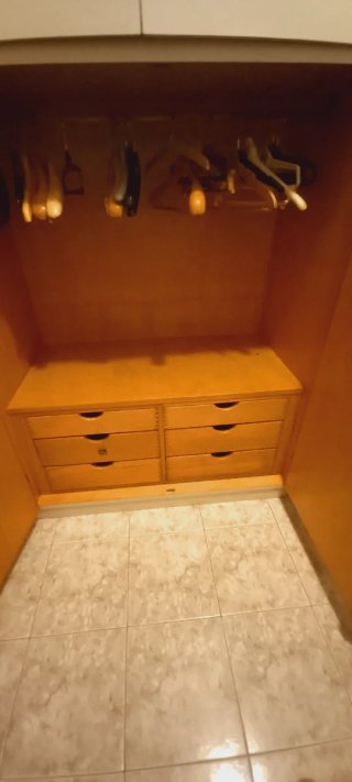 2 Armadi in legno massello, rivestiti in formica