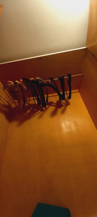 2 Armadi in legno massello, rivestiti in formica