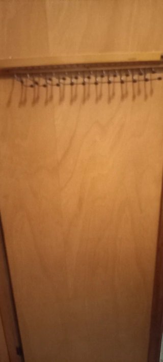 2 Armadi in legno massello, rivestiti in formica