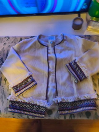 Chaqueta Zara Corte Chanel,color Cremita