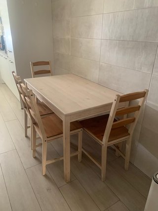 Mesa comedor 4 sillas madera blanca y marrón