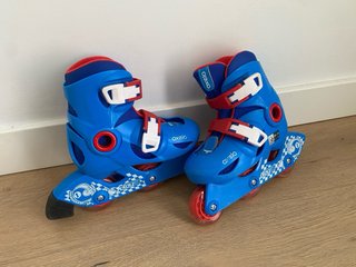 Pack Patines Oxelo Talla 26-28 + Casco Azul
