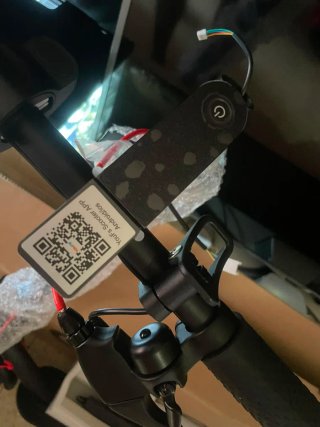 Patinete eléctrico negro mismo que el Xiaomi 4