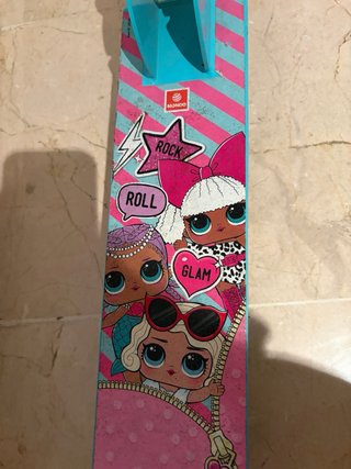 Patinete LOL con ruedas rosas