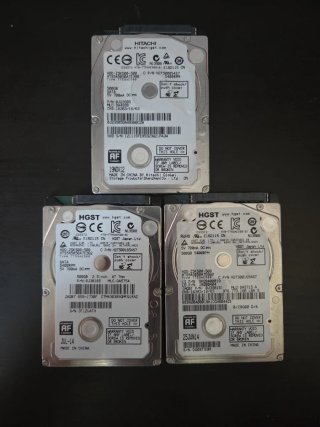 3x Discos Duros 500GB 2.5 SATA Hitachi HGST