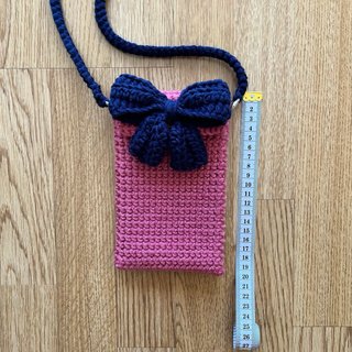 Bolso artesanal para móvil con lazo