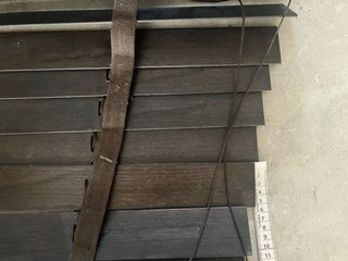 Estores de madera color nogal