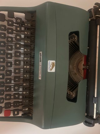 Olivetti Lettera 32 Vintage Original