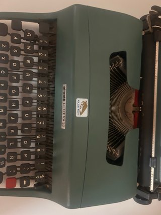 Olivetti Lettera 32 Vintage Original