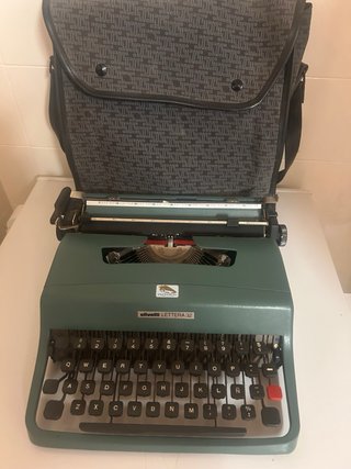 Olivetti Lettera 32 Vintage Original