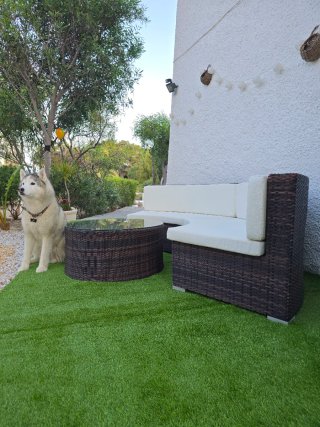 Sofá y mesa de jardín poliratán