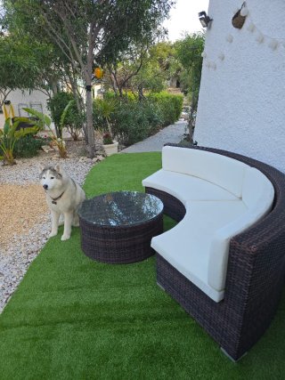 Sofá y mesa de jardín poliratán