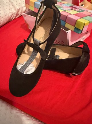 Zapatos negros con tiras plateadas talla 28