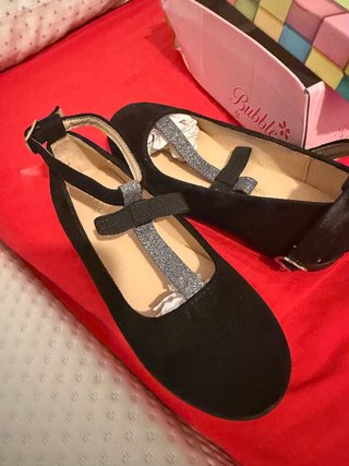 Zapatos negros con tiras plateadas talla 28