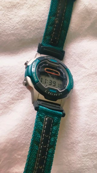 Reloj Casio W729H Illuminator 90s